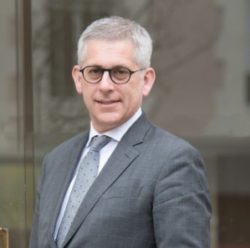 Frédéric Valletoux réélu à la présidence de la FHF Frédéric Valletoux réélu à la présidence de la FHF