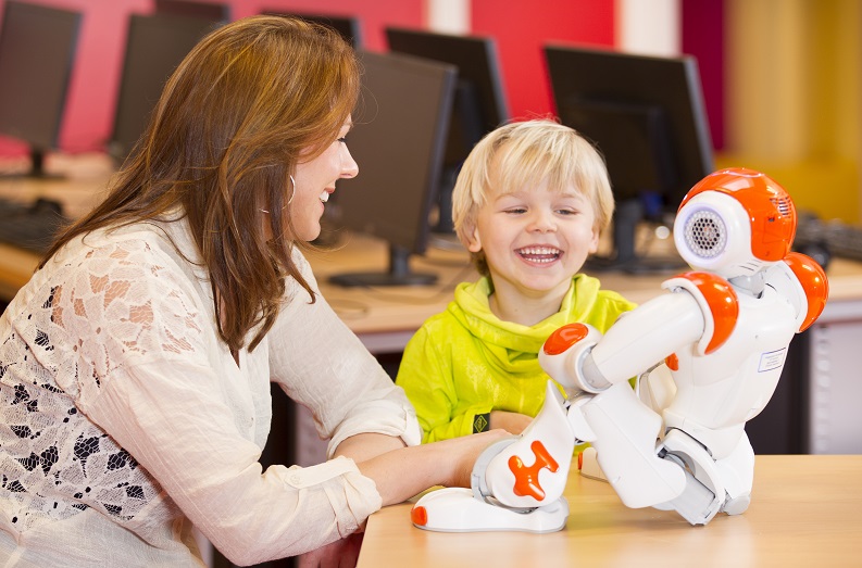 Des chercheurs en robotique développent des outils dans l'autisme de l'enfant Des chercheurs en robotique développent des outils dans l'autisme de l'enfant