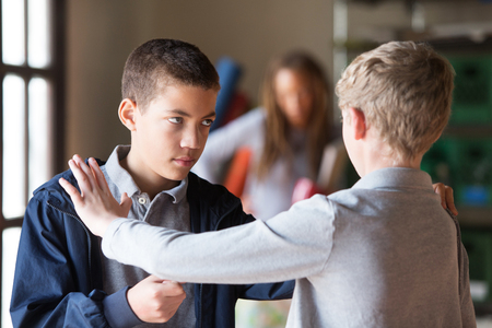 Des professionnels de la santé en appui de l'école pour les élèves perturbateurs Des professionnels de la santé en appui de l'école pour les élèves perturbateurs