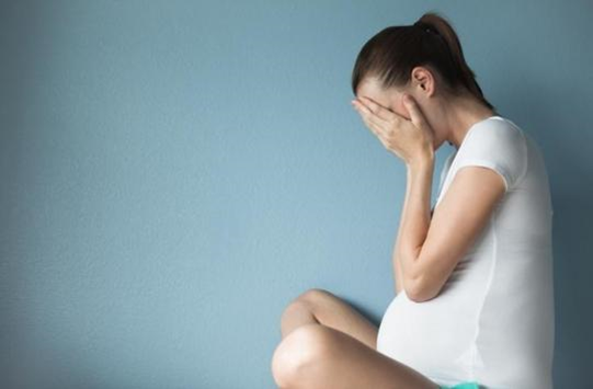 En France, 2 femmes sur 100 subissent des violences pendant leur grossesse En France, 2 femmes sur 100 subissent des violences pendant leur grossesse
