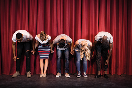 Le théâtre pour tous, un espace de (ré)création Le théâtre pour tous, un espace de (ré)création