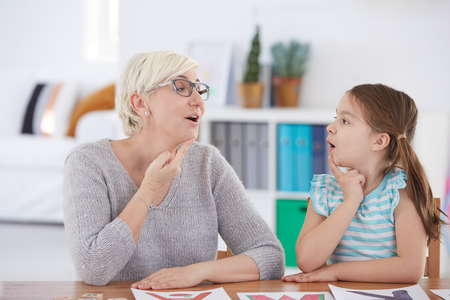 ORTHOPHONIE POUR LES ENFANTS HANDICAPES DÉSORMAIS PRISE EN CHARGE PAR L’ASSURANCE MALADIE ÉGALEMENT EN MILIEU SCOLAIRE ORTHOPHONIE POUR LES ENFANTS HANDICAPES DÉSORMAIS PRISE EN CHARGE PAR L’ASSURANCE MALADIE ÉGALEMENT EN MILIEU SCOLAIRE