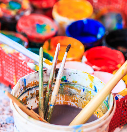 Psychothérapie à médiation artistique, lien entre l'art et la pathologie mentale : analyse des représentations médicales en psychiatrie Psychothérapie à médiation artistique, lien entre l'art et la pathologie mentale : analyse des représentations médicales en psychiatrie