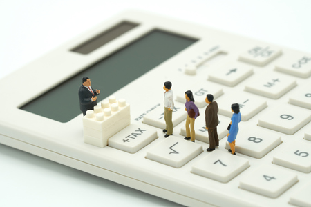 1 milliard d'euros de fraudes aux prestations sociales... 1 milliard d'euros de fraudes aux prestations sociales...